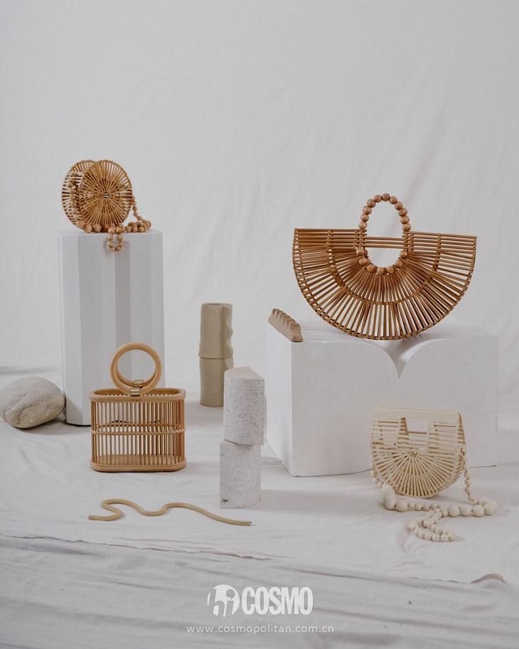 杨采钰度假拎的独家小众包,我可以