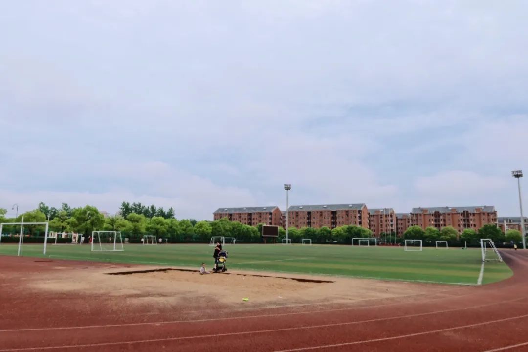 附近松江羽毛球场,打羽毛球找不到球友去哪里找