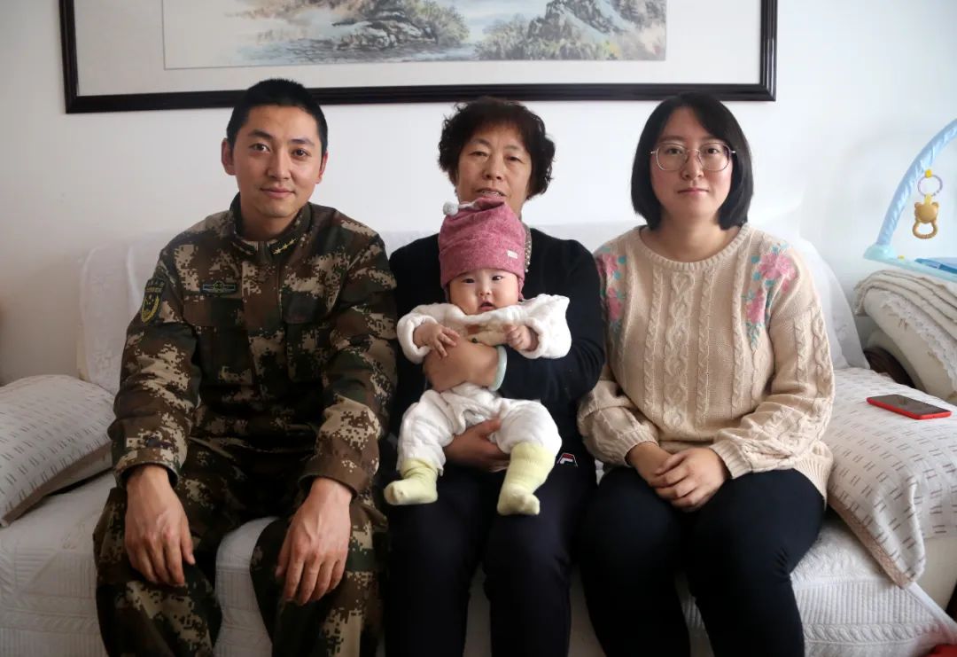 你守护祖国我来守护你,你用青春守护祖国我用青春守护你