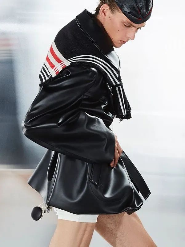 周雨彤泪沟神器,周雨彤的泪沟神器