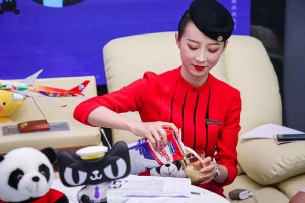 还没法出境游？空姐们也来做主播，网红旅游国家都来天猫国际“赶集”了