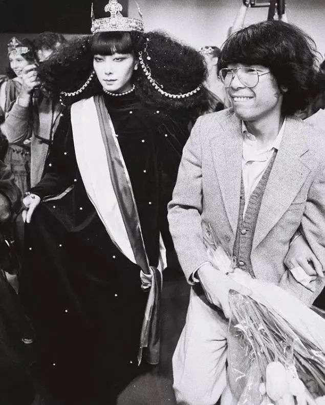 如辉夜姬下凡的鬼魅东瀛美人，逆转一代人的时尚审美