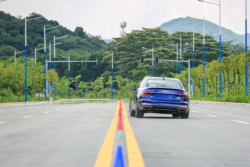 一鸣惊人鉴定,奥迪a4l45tfsi臻选动感型第一视角