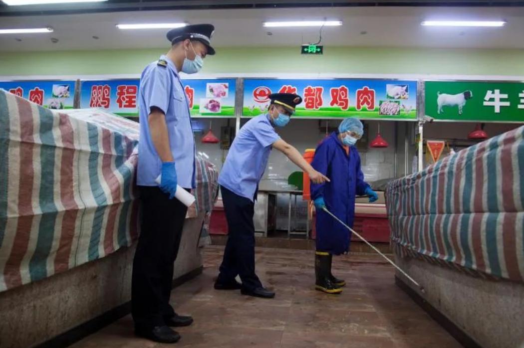 直击！北京战疫一线，市场监管人凌晨五点结束时工作服已经湿透了……
