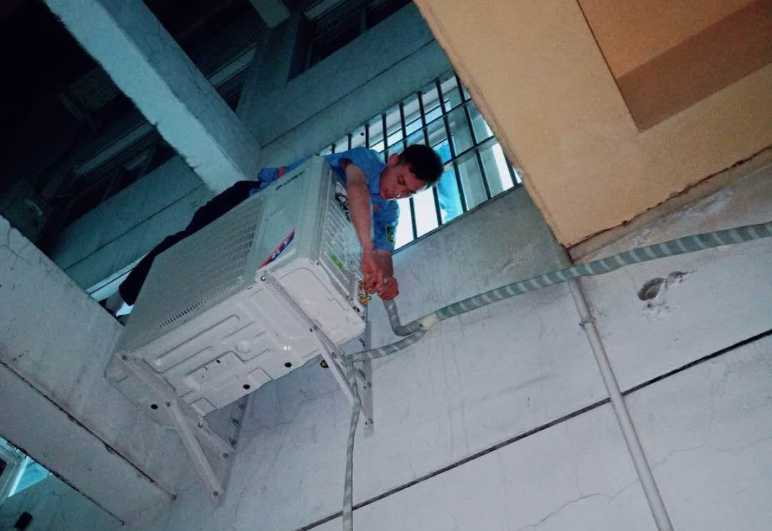 苏宁易购清爽考场计划倍速进行合肥安装工一天狂装31套