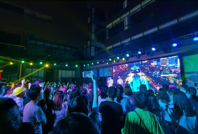 明湖兄弟舞台,明湖兄弟经典歌曲