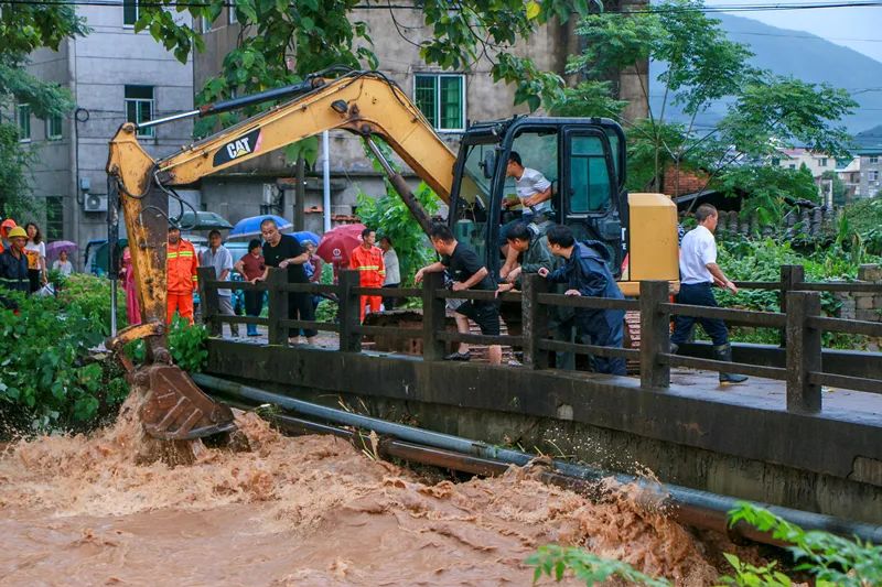 暴雨袭来，大峦口“天降神兵”——危急关头，94户198名群众如何全部安全转移