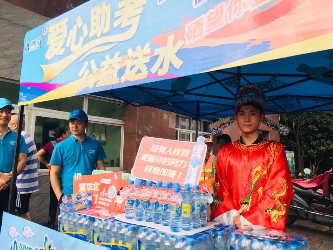 江西高考学生哭着走出考场,江西高考成绩前100名