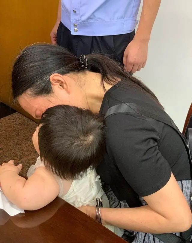 51岁女毒贩落网后续,51岁女毒枭留下1岁半女儿