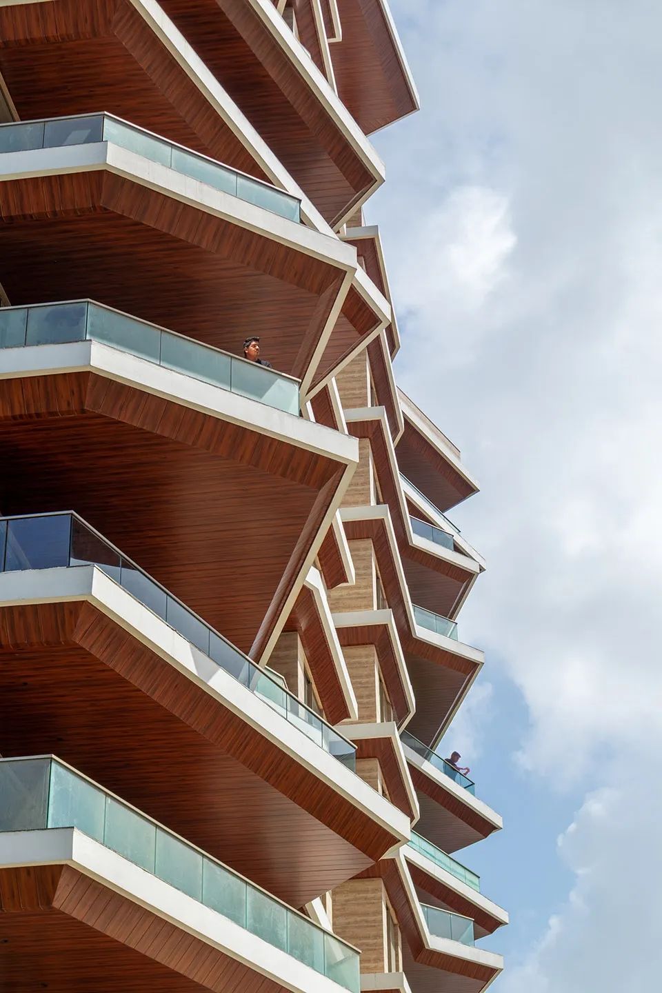 可持续的微环境-EXCELLENSEAA126公寓区/SanjayPuriArchitects