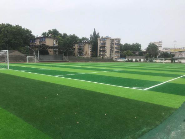 喜欢踢球的小伙伴,喜欢踢球的朋友们