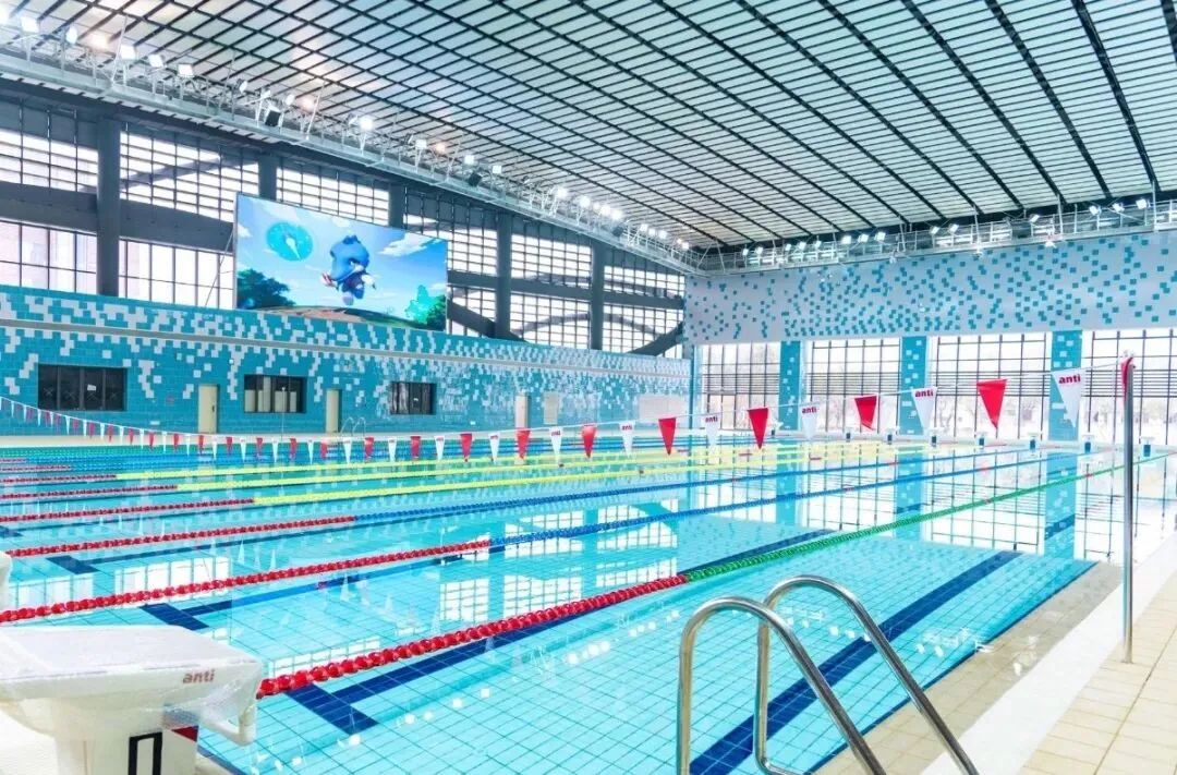 你好这里是成都翻译英文,你知道武汉商学院么