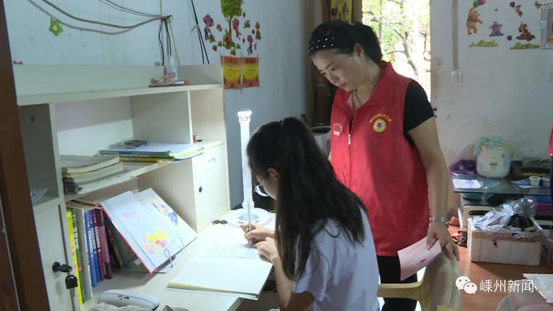 免费送桌子椅子,免费送电脑椅