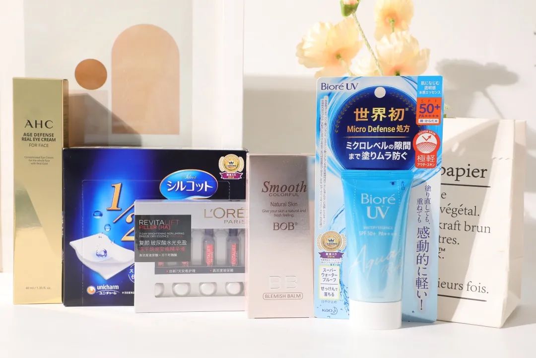 大家都在追《三十而已》，我却偷偷看了看她的化妆台