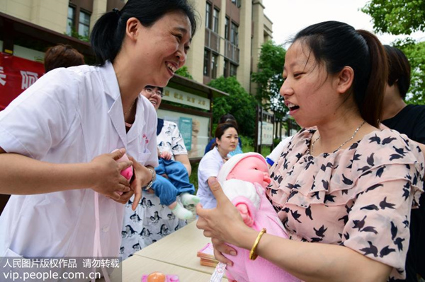 产后如何通乳,产后怎样才能尽快通乳