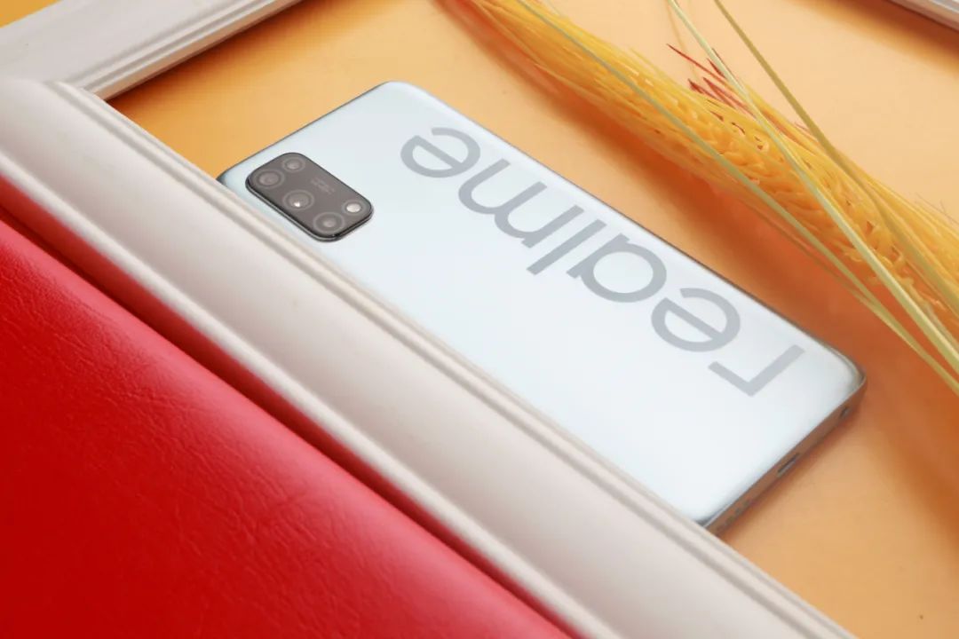 奥利给真正的秘密,realme真我v15散热