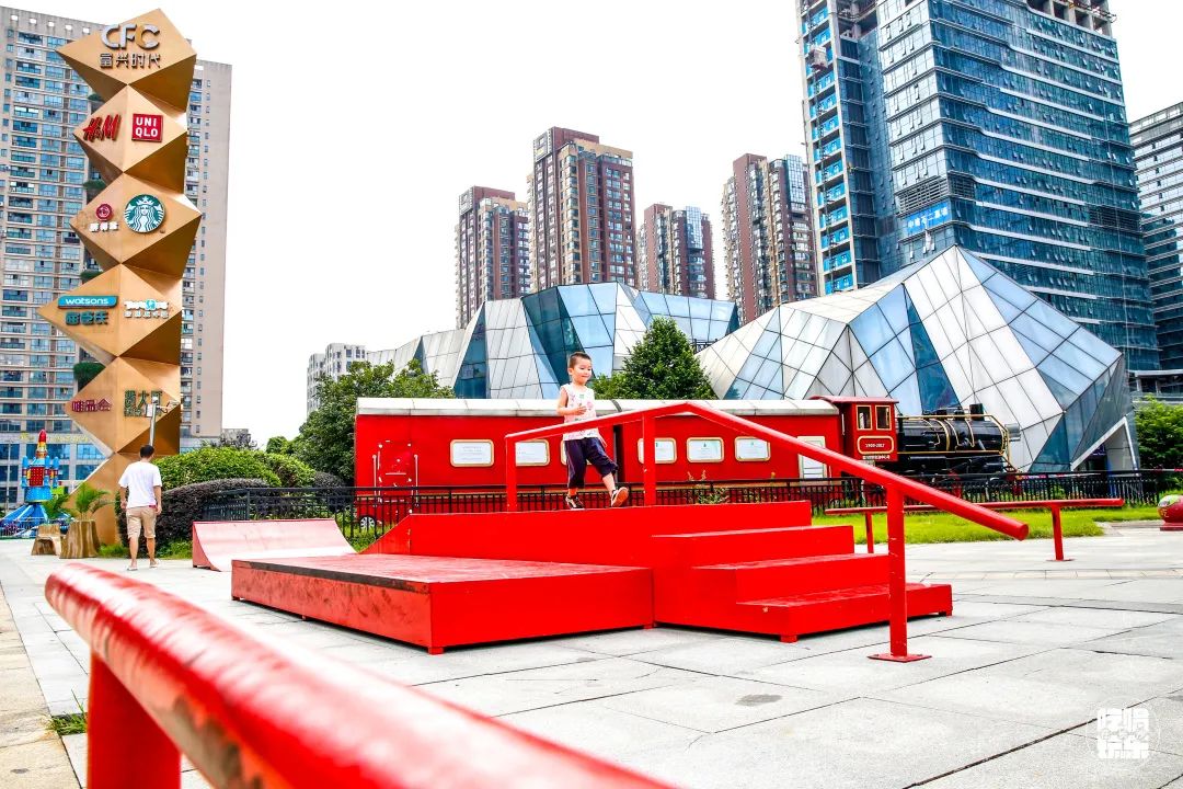 乘风破浪的姐姐们入场,乘风破浪的姐姐们齐现身