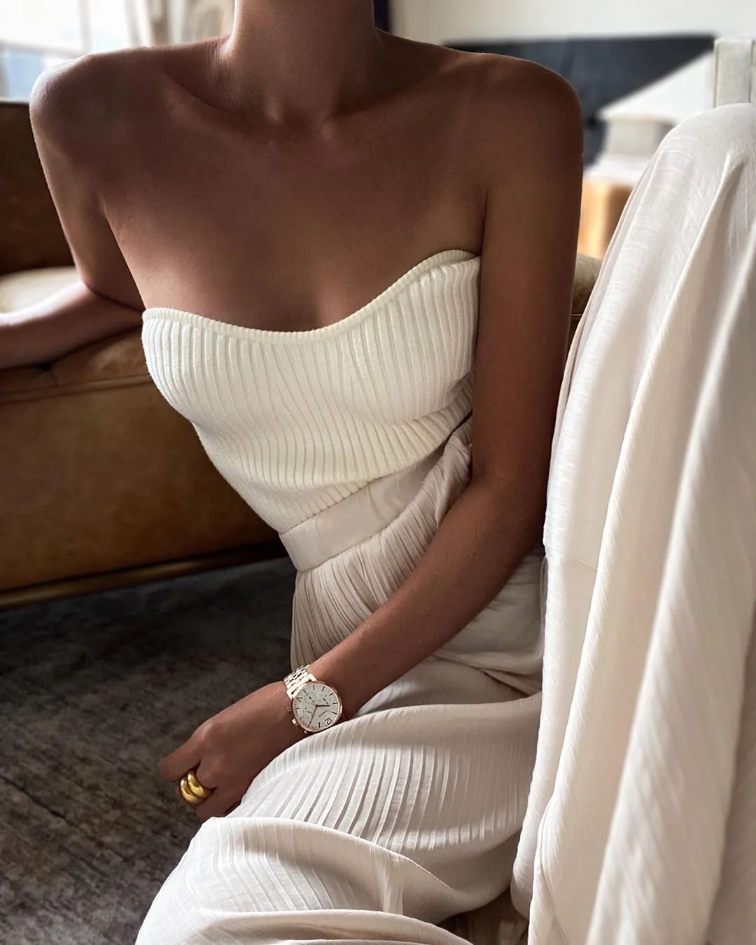 夏天可以穿针织吗,谁说夏季不能穿套装