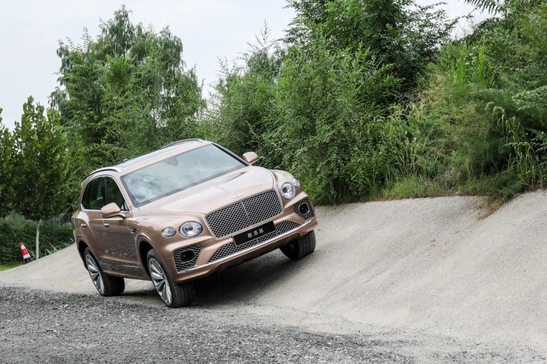 奢侈品带来自信,奢侈品彰显自己的实力