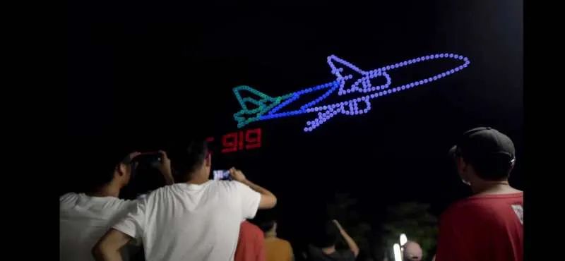 300架无人机闪耀南京航空航天大学上空！“云”端助农，微爱启“航”