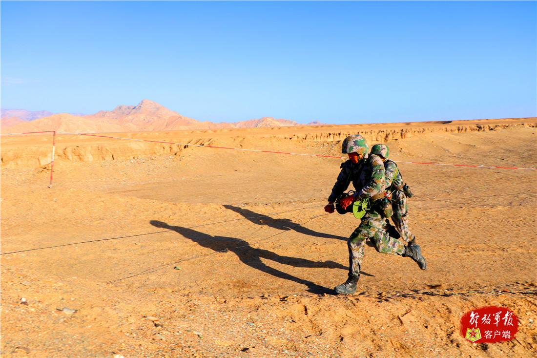 红黄蓝白黑……来看看防空兵的“七彩之夏”