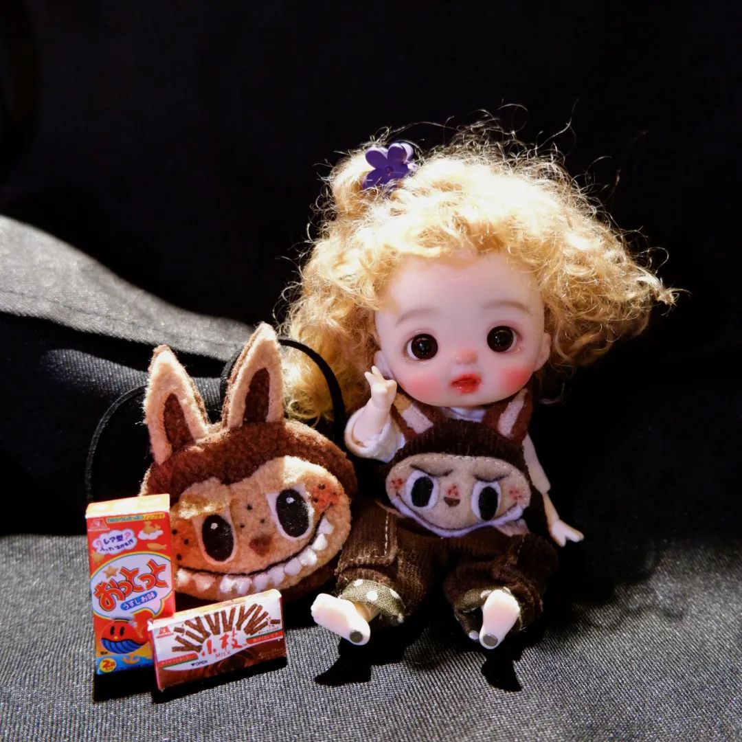 加入“隐秘娃圈”：有ob11娃娃叫价过万，有人“养娃”一年花掉数万