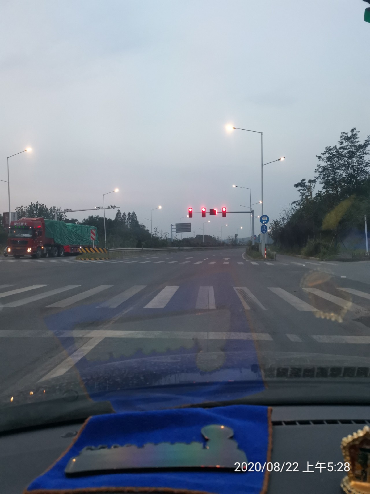 顶着30度的高温,顶着40度的高温钓鲢鳙