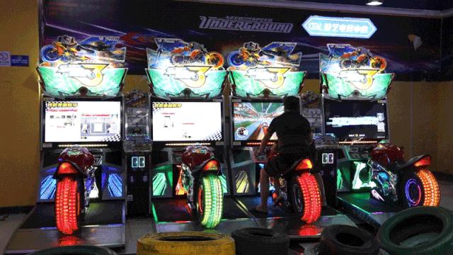 搞大事!这个购物中心用一张卡就能吃遍