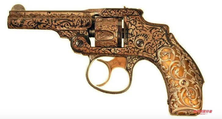 你还不知道？每个女生都想拥有的蒂芙尼，155年前就开始设计*器武**奢侈品了