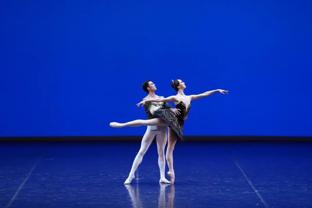 因为这事，这些芭蕾舞演员着急了