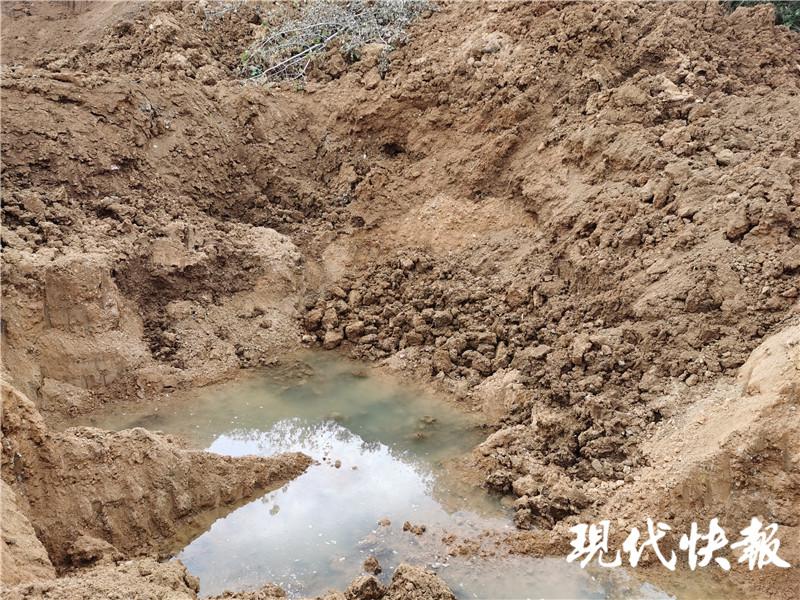 夜幕下“淘金”:南京江北掘地盗砂挺猖獗