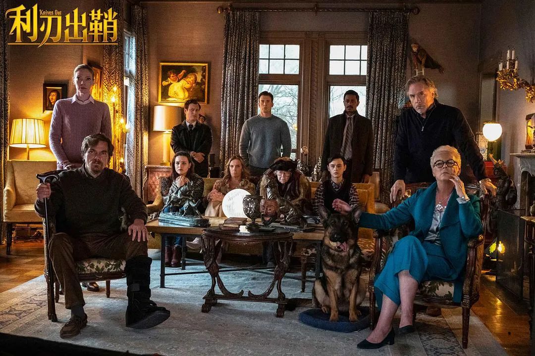 它像《小偷家族》，也像《我不是药神》？