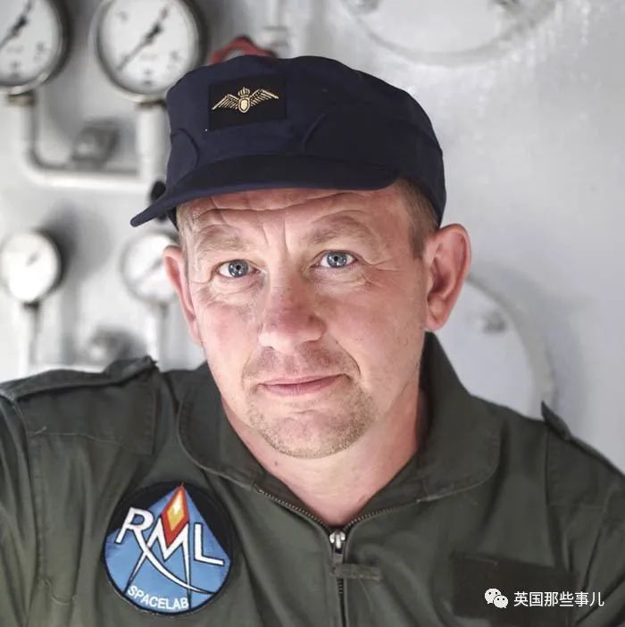 潜水艇里残杀肢解女记者,入狱后又劫持医生逃狱?!这人还能更疯一点吗?