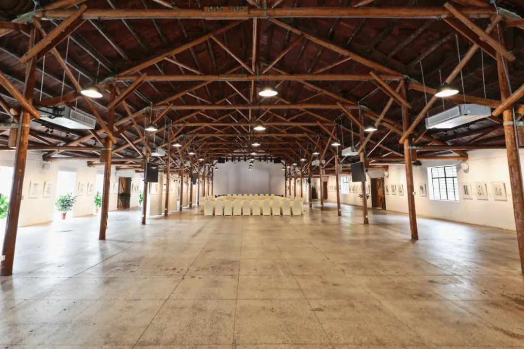 上海松江足球公园,篮球场绿茵场