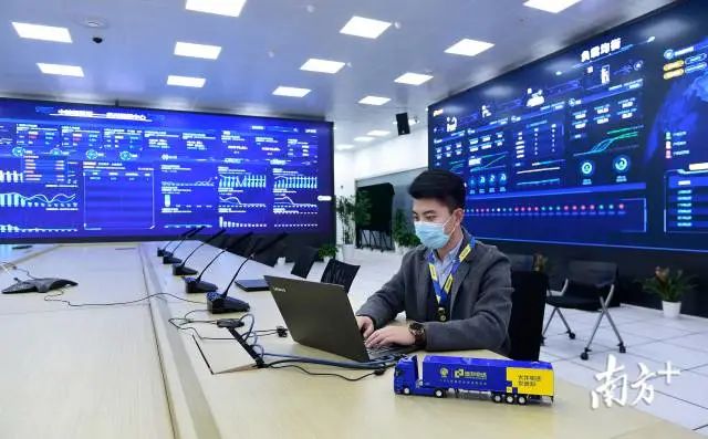 双十一堆成山的快递如何派件？东莞快递人这样做！