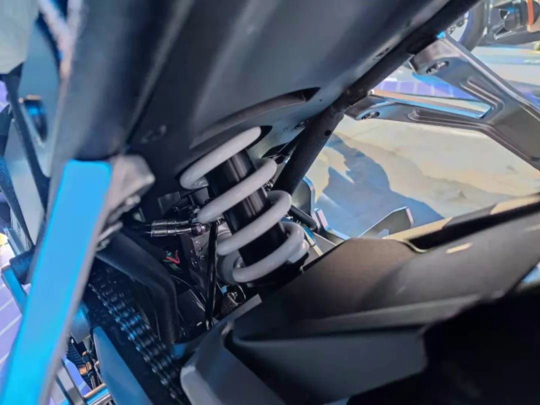 最便宜的双缸250仿赛,250双缸仿赛单摇臂