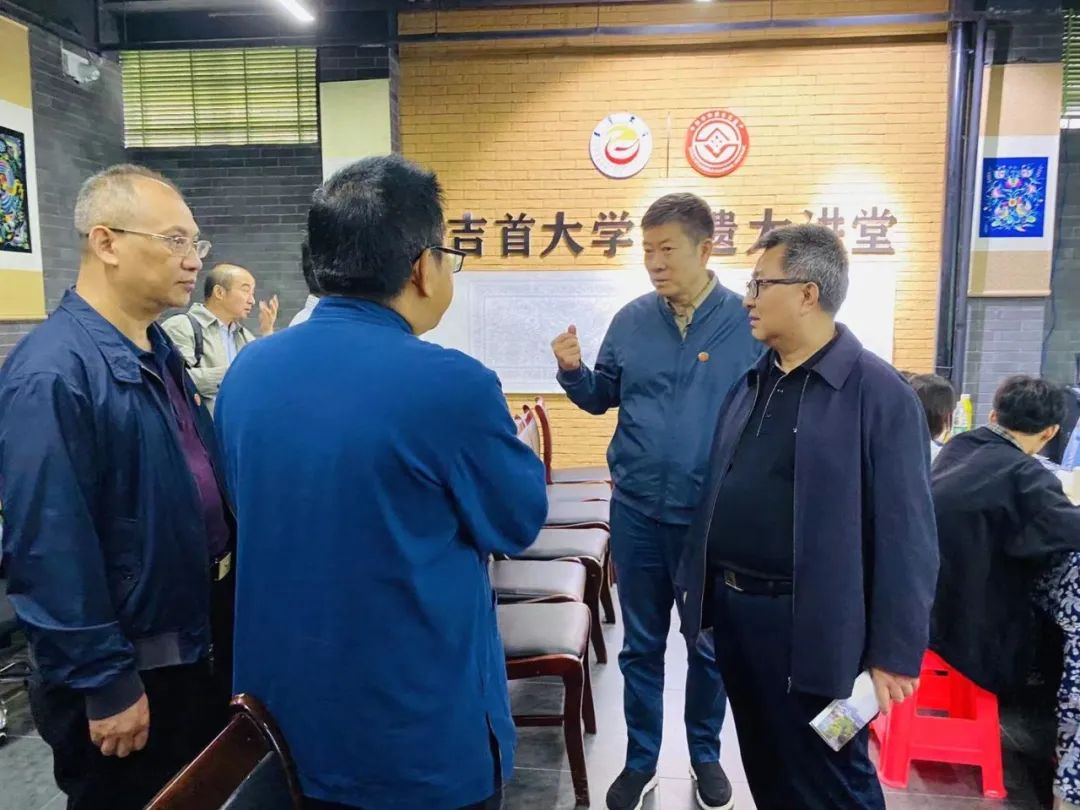 为什么进？进什么？怎么进？委员强调了这个“进”