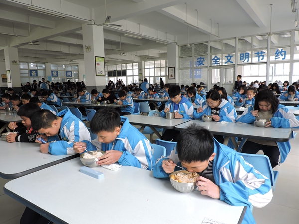 什邡师古新时代,什邡市师古镇初中