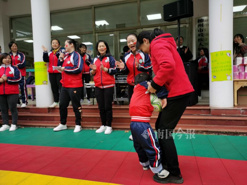 “企鹅家家乐”!柳州特殊儿童趣味运动会欢乐开赛