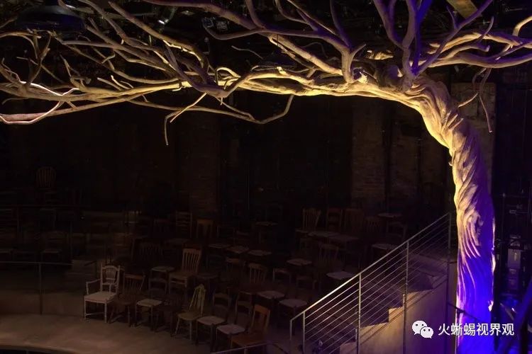 百老汇剧院舞台布景,唯一一个中国设计师