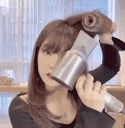 来给大家分享几款秋冬实用发型,秋冬必备发型教程