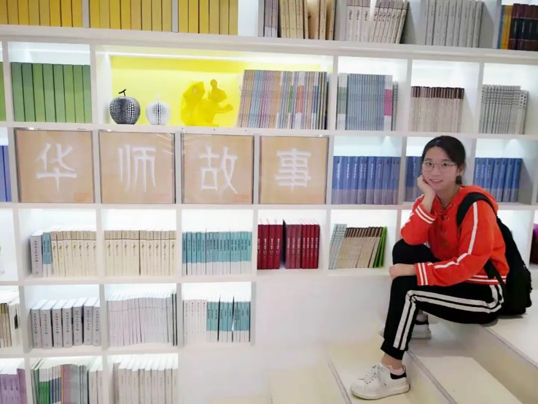 向优秀看齐向榜样靠拢,向优秀的前辈们看齐