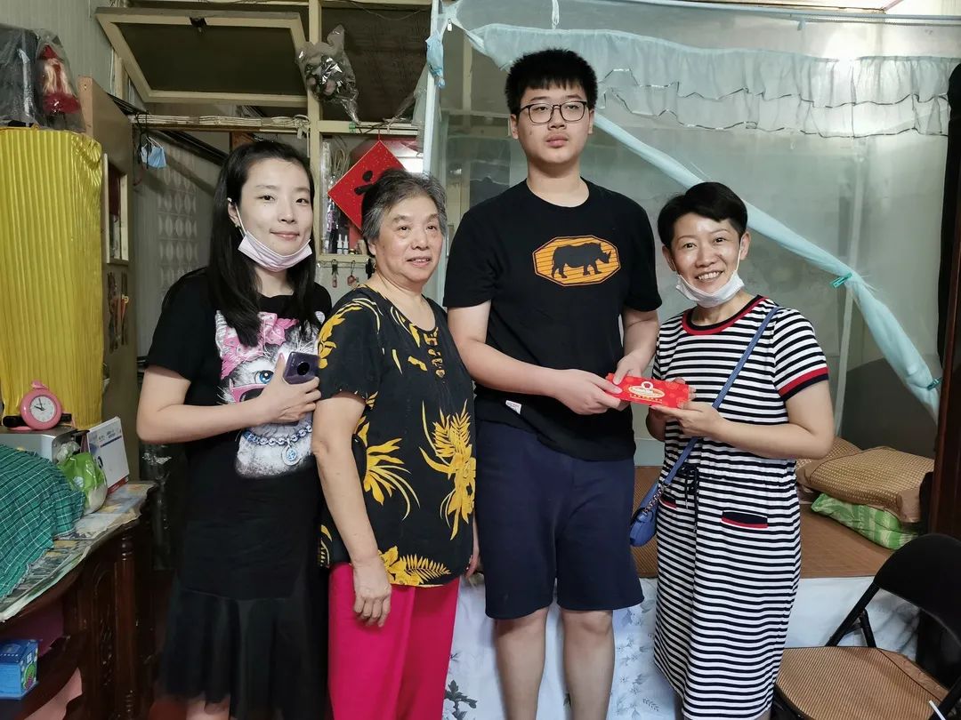 新华街道生活日记——五星奖风采|闪耀在台企里的*党**建“明星”--暨五星奖上海象王洗衣有限公司*党**支部