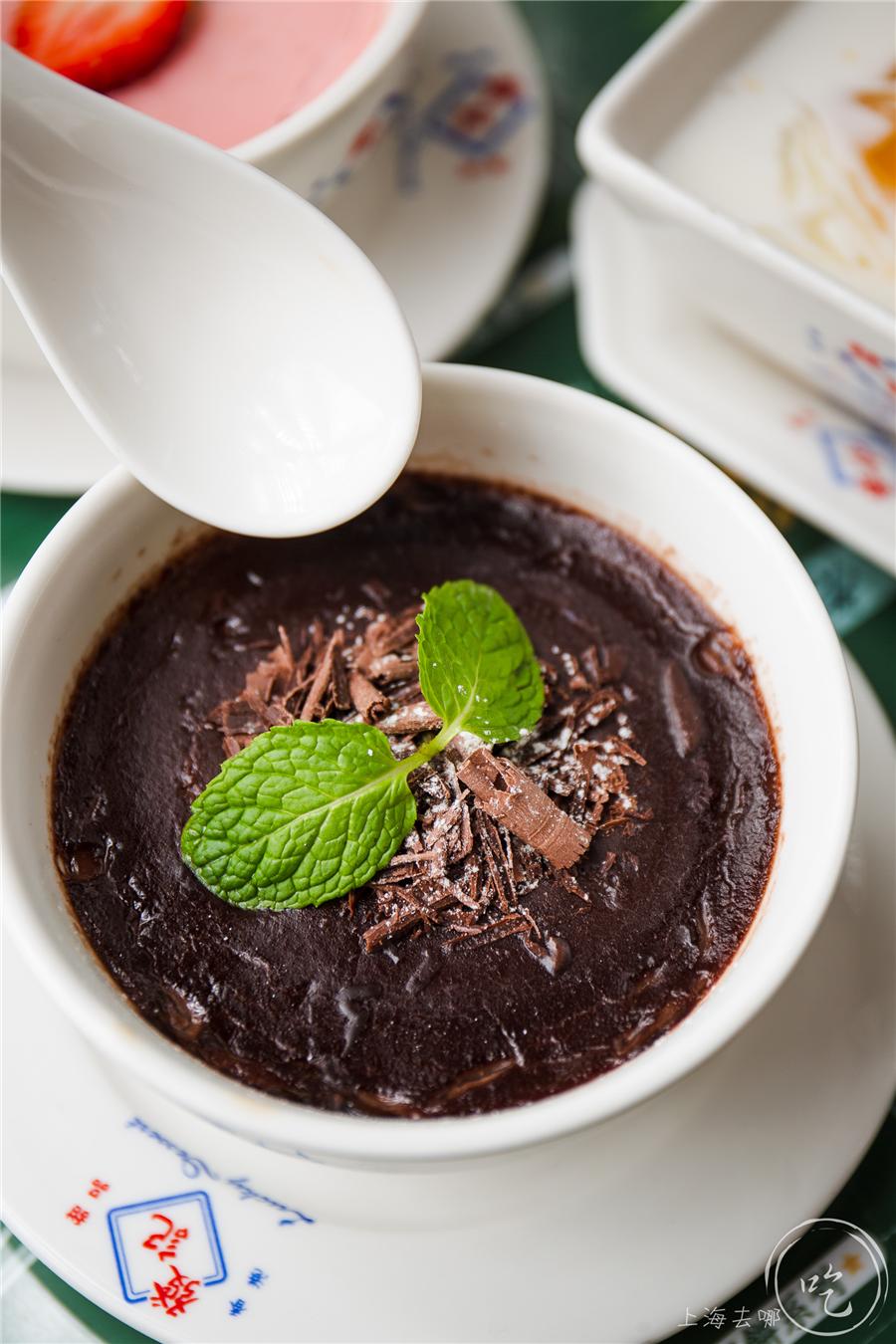 藏在淮海路街角的「传奇糖水铺」，又出爆款“水晶小熊”