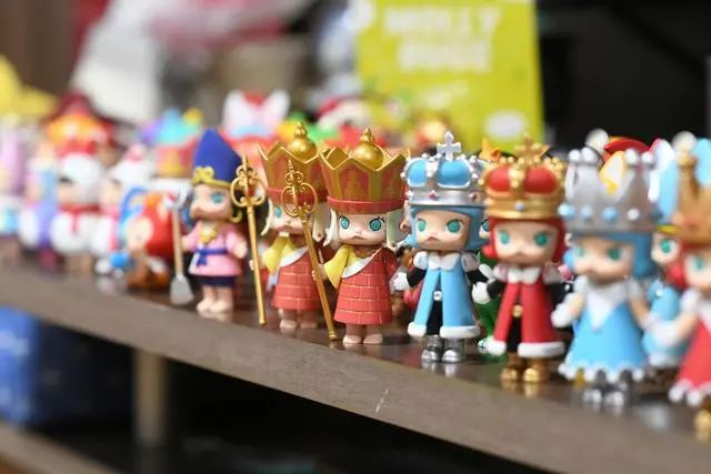 早新闻丨“03、04房不要往外扔套套”,广西一小区这张提示火了