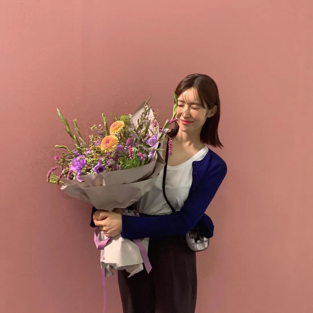 潮韩穿搭女,韩国明星秋装穿搭