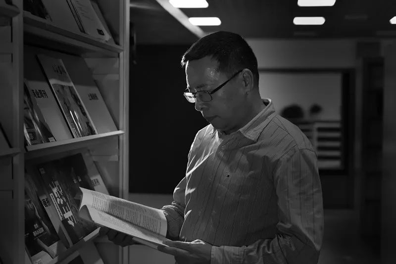 程德培评《等待呼吸》：“怎么了清这一场债务”