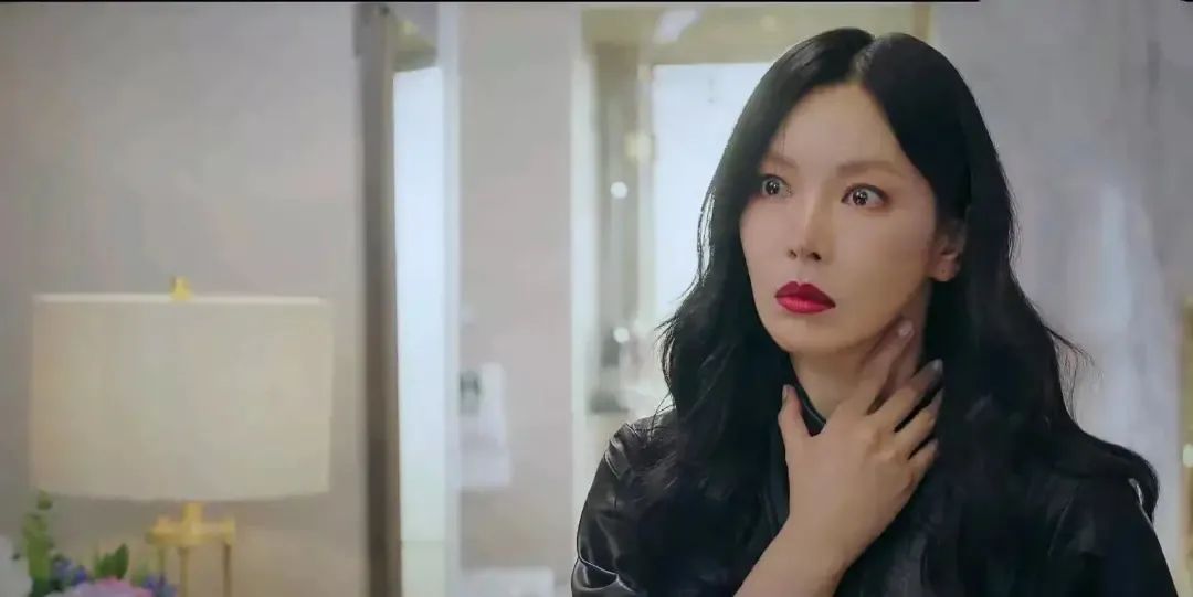 瑞思拜的殿堂级演技，国内热搜也忍不住要给金素妍S卡