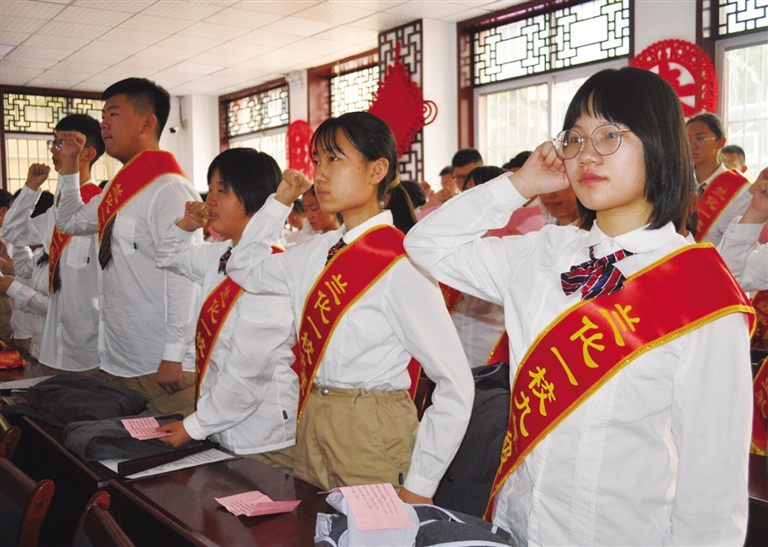 让“德育教育”成为文明校园“主心骨”福利东路第三小学告别单一学生评价体系