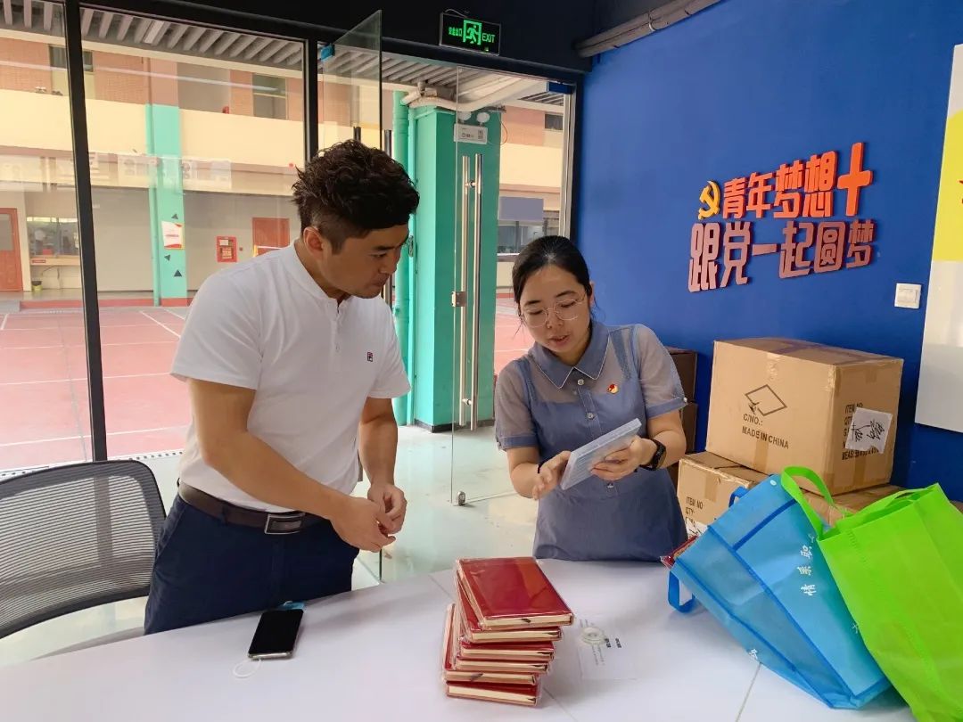 大浪街道拍了拍“你”，并递上2020成绩单